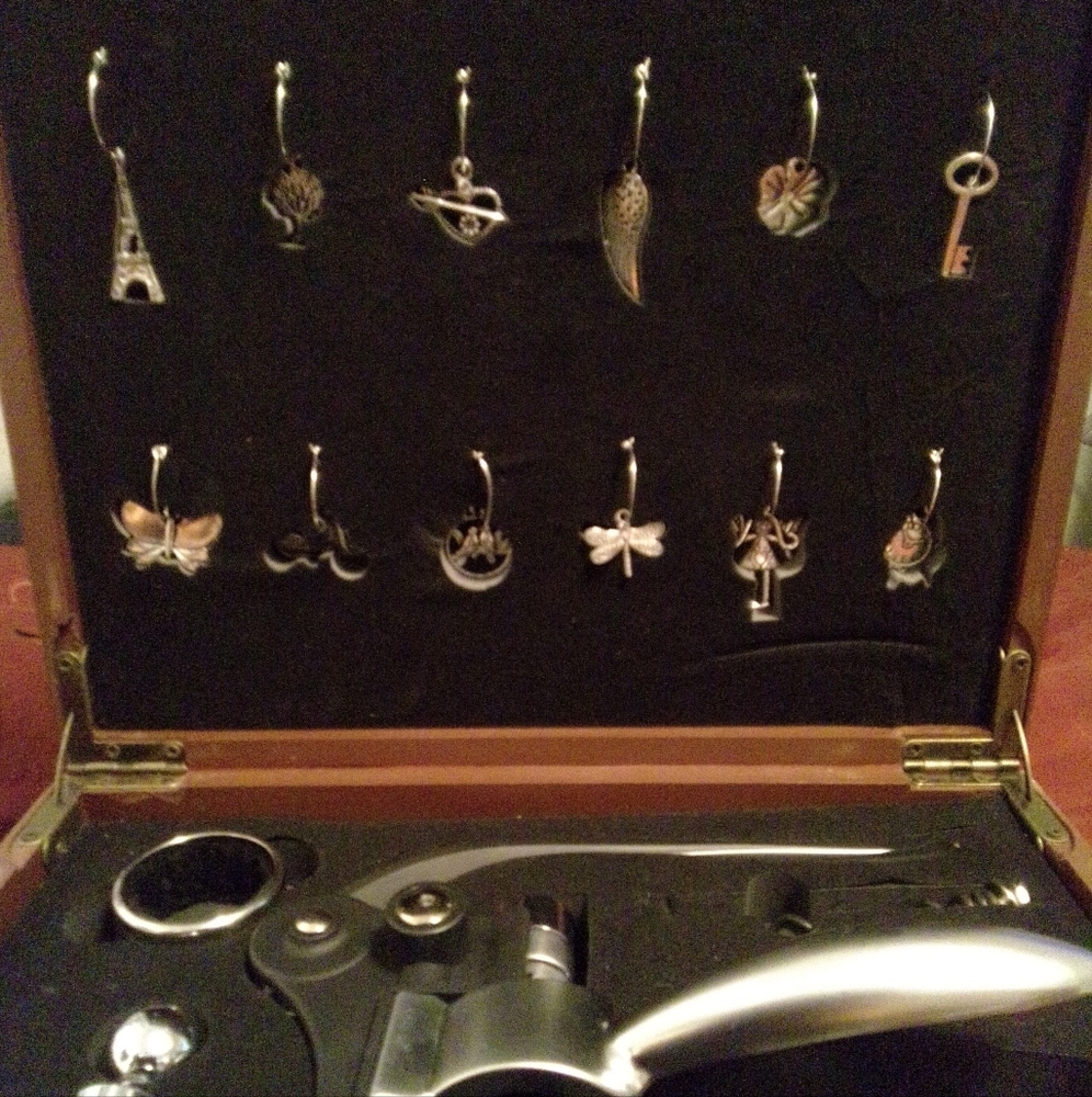 21 PC Wine Set - Picture 7 of 8